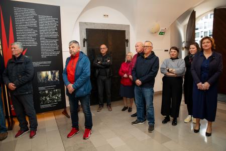 otvoritev razstave plamen upanja v Postojnski jami (8)